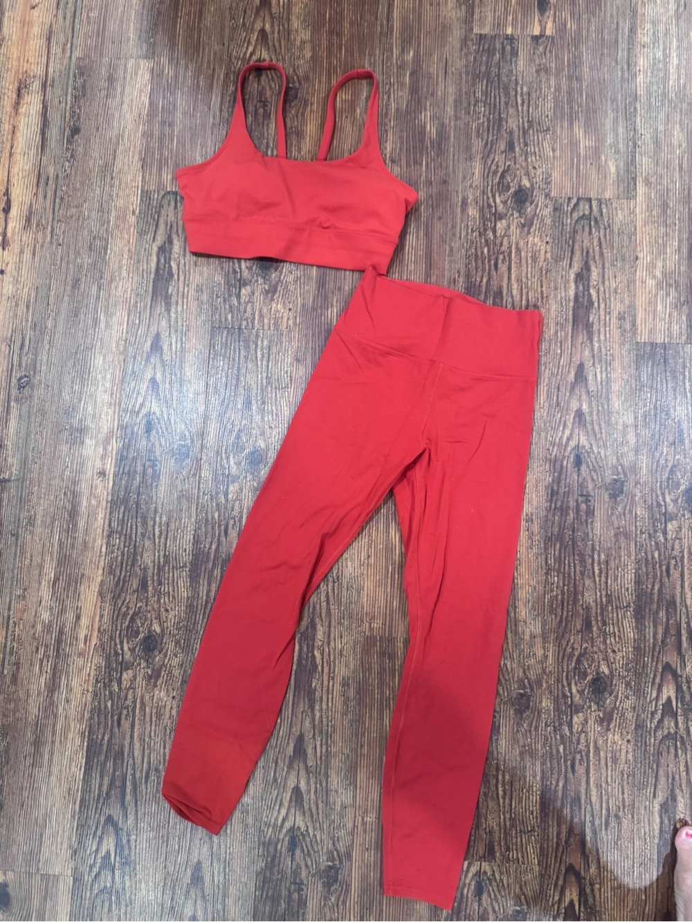 Vuori Red High-Waist Leggings & Sports Bra Set - Women